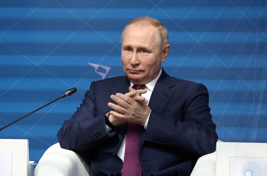 Russie: le kremlin ecarte les rumeurs sur la sante de poutine