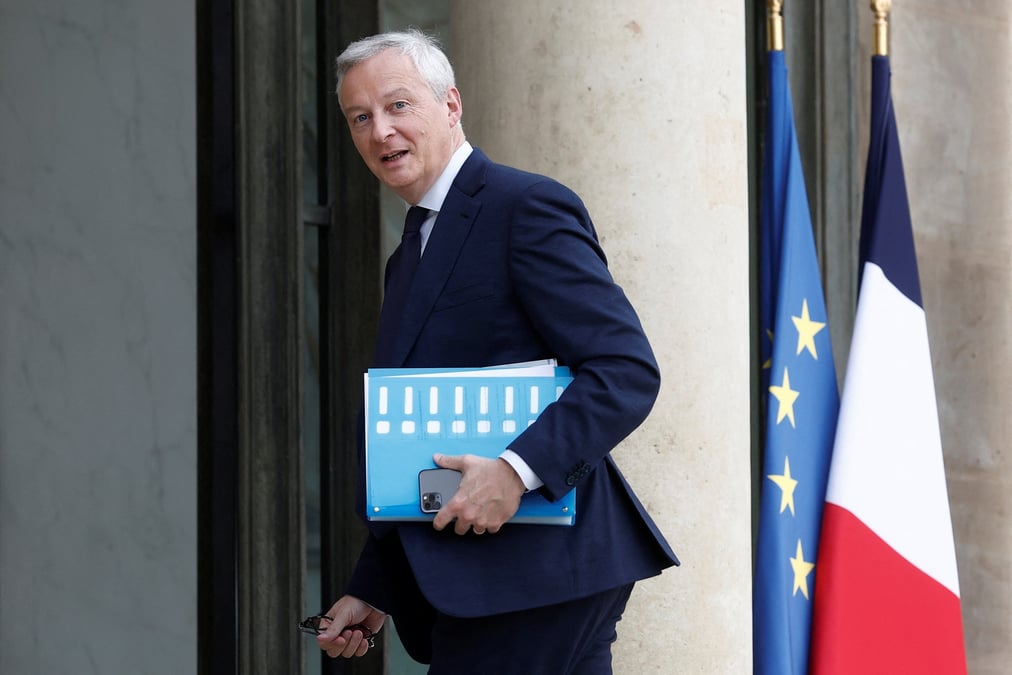 Le ministre francais de l'economie bruno le maire arrive a l'elysee