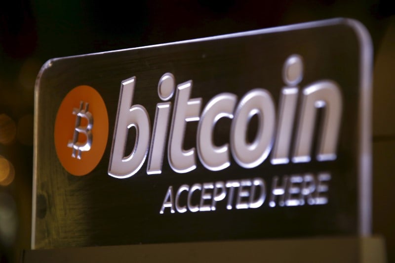 Bitcoin et cartes prepayees bientot davantage controles