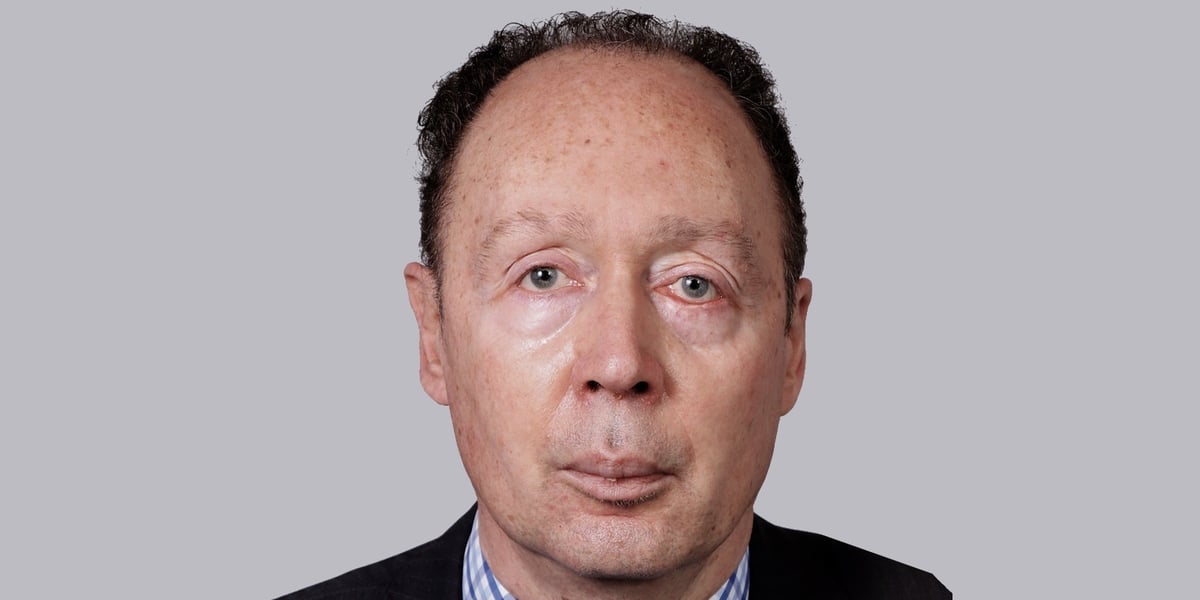 Professeur à l’École de Management de la Sorbonne, à l’Institut national des sciences et techniques nucléaires et à l’Université Inter-Ages du Dauphiné, Francis Perrin a rejoint en 1991 le Centre arabe d’études pétrolières, dont il a dirigé l’ensemble des publications de 2001 à 2012. Entre 1991 et 2000, il a également été rédacteur en chef de Pétrole et Gaz Arabes.