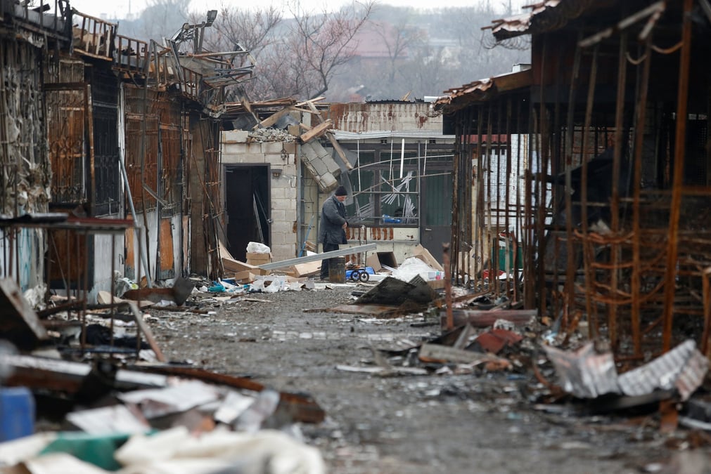 Ukraine: les combats font rage autour de l'acierie et du port de marioupol