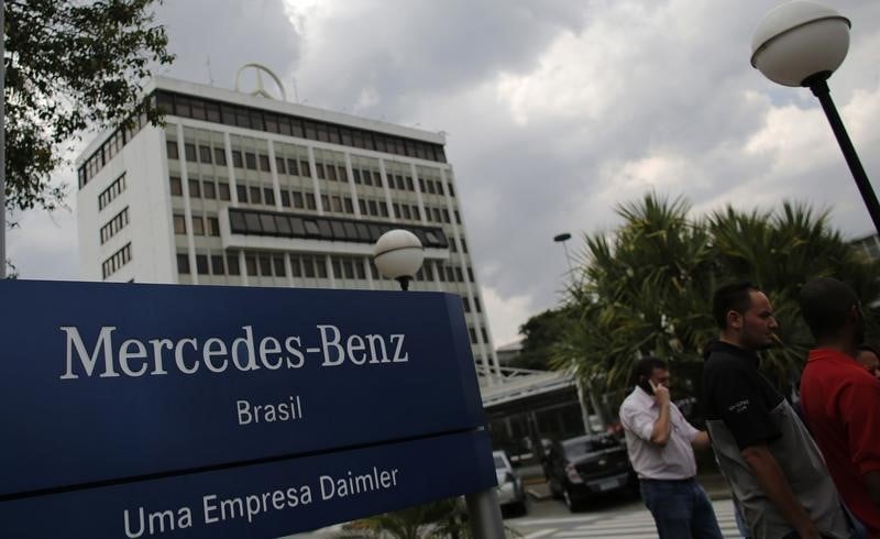 Nouveaux emplois supprimes par daimler trucks au bresil
