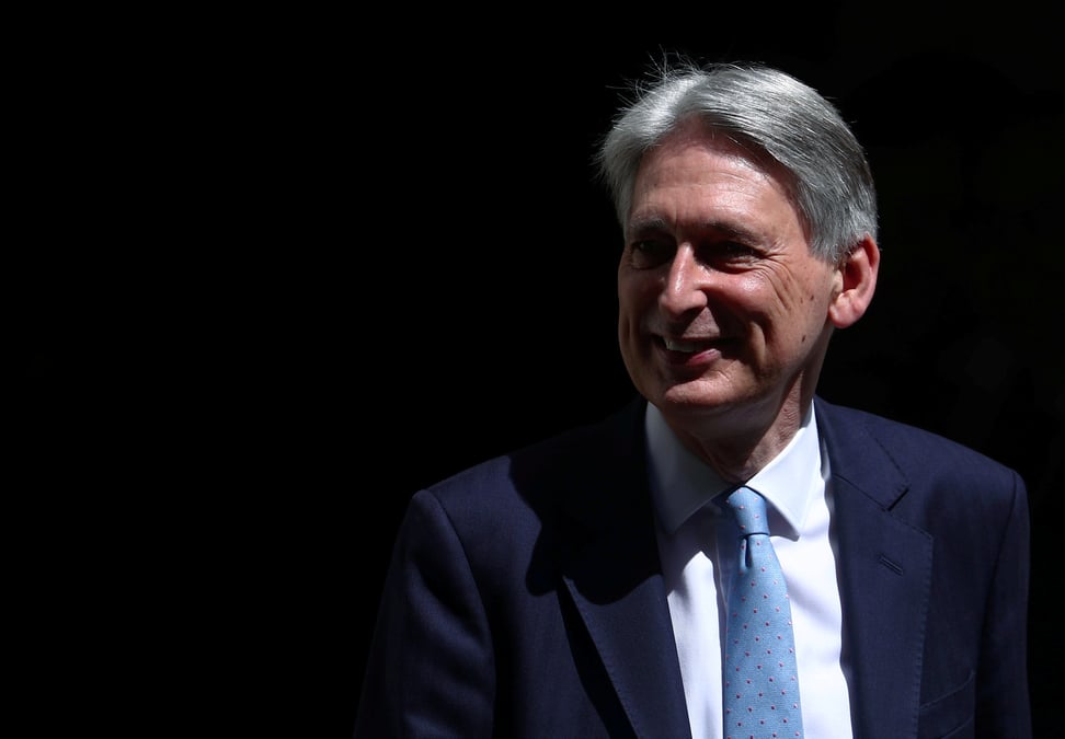 Les communes peuvent s'opposer a un brexit sans accord, dit hammond