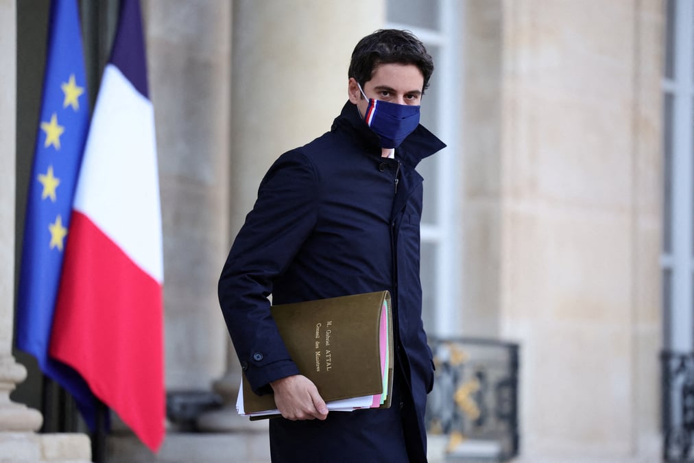 Le gouvernement va presenter un calendrier de levee des restrictions