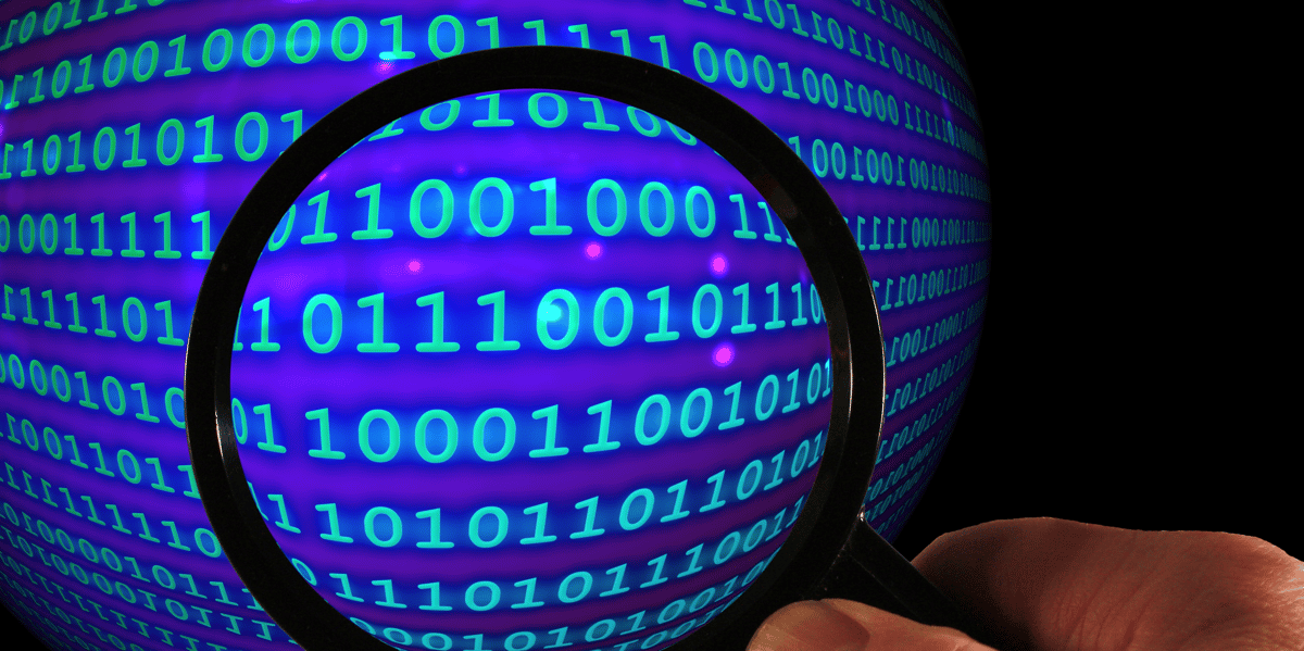 Données binaires (data, big data, chiffrement, internet, pirates cybersécurité, cyberpirates, cryptage, données, vie privée)