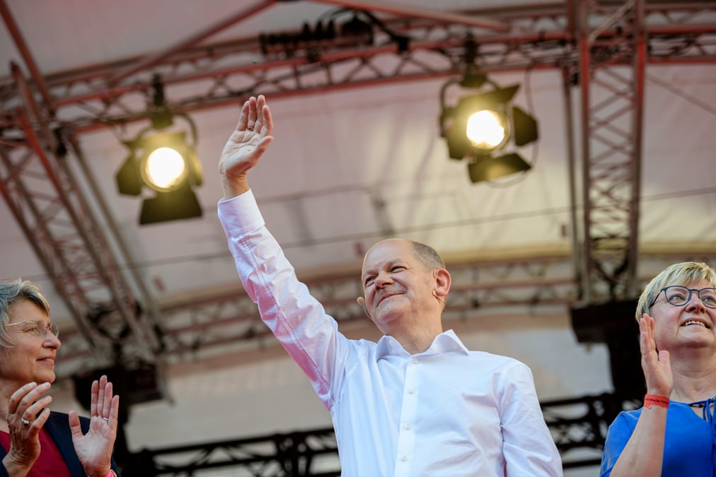Allemagne: en tete des sondages, scholz parie sur une coalition spd-verts