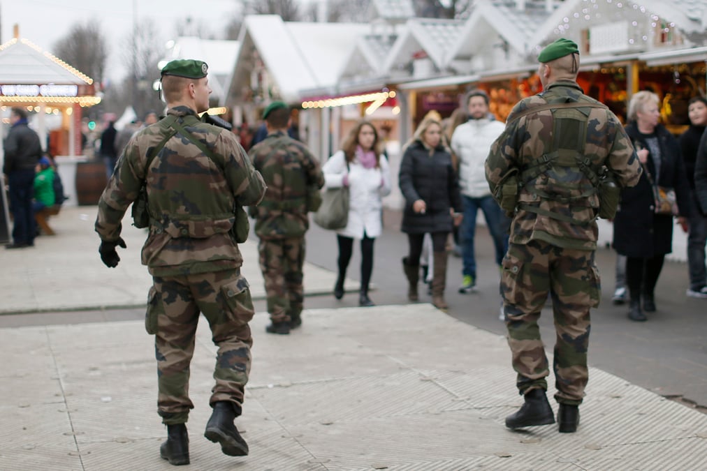 Patrouilles renforcees en france apres une serie d'attaques