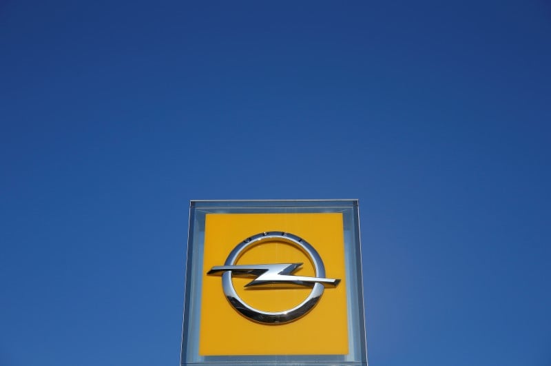 La thuringe prete a aider opel, denonce le chantage de psa