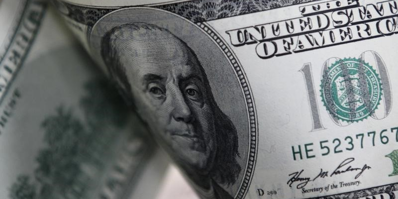 Selon l'Ancien Testament, seul Dieu est digne de confiance. Tous les acteurs économiques ont confiance dans le dieu dollar, monnaie refuge.