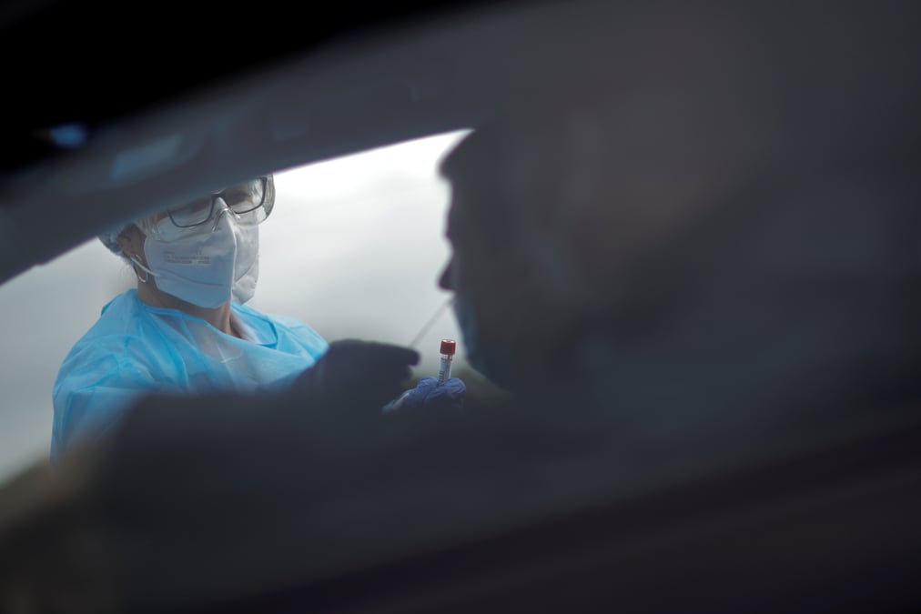 Coronavirus: l'epidemie accelere en france avec pres de 27.000 nouveaux cas