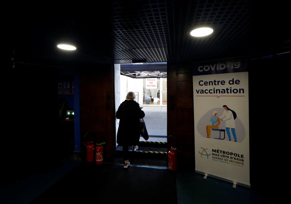 Arret des primo-injections en ile-de-france dans les etablissements de sante, selon une source