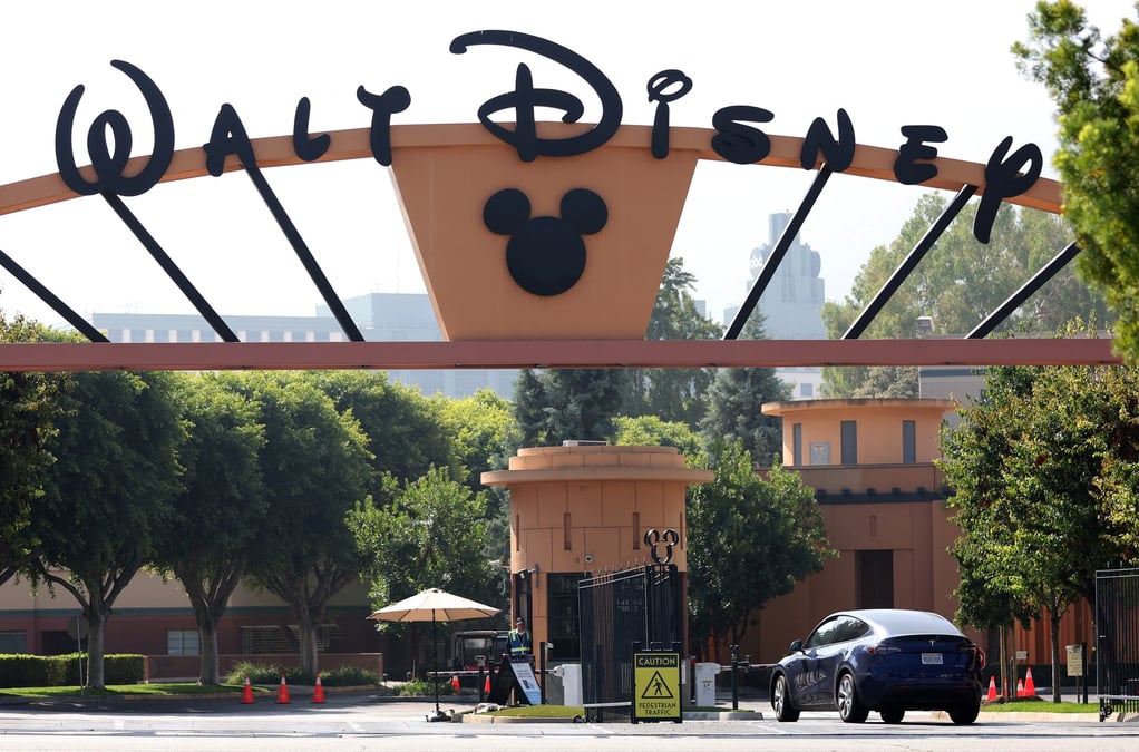 La porte principale de walt disney studios a burbank