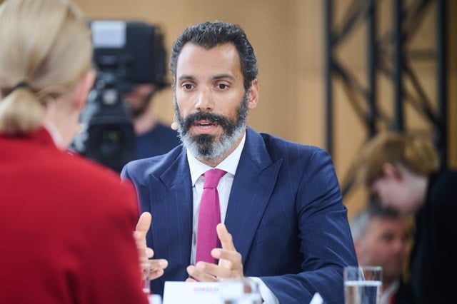 Spécialiste de la zone euro, Shahin Vallée a également conseillé le président du Conseil Européen Herman Von Rompuy entre 2012 et 2014 au lendemain de la grande crise financière.
