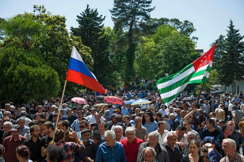 Le Parlement abkhaze veut une élection présidentielle en août