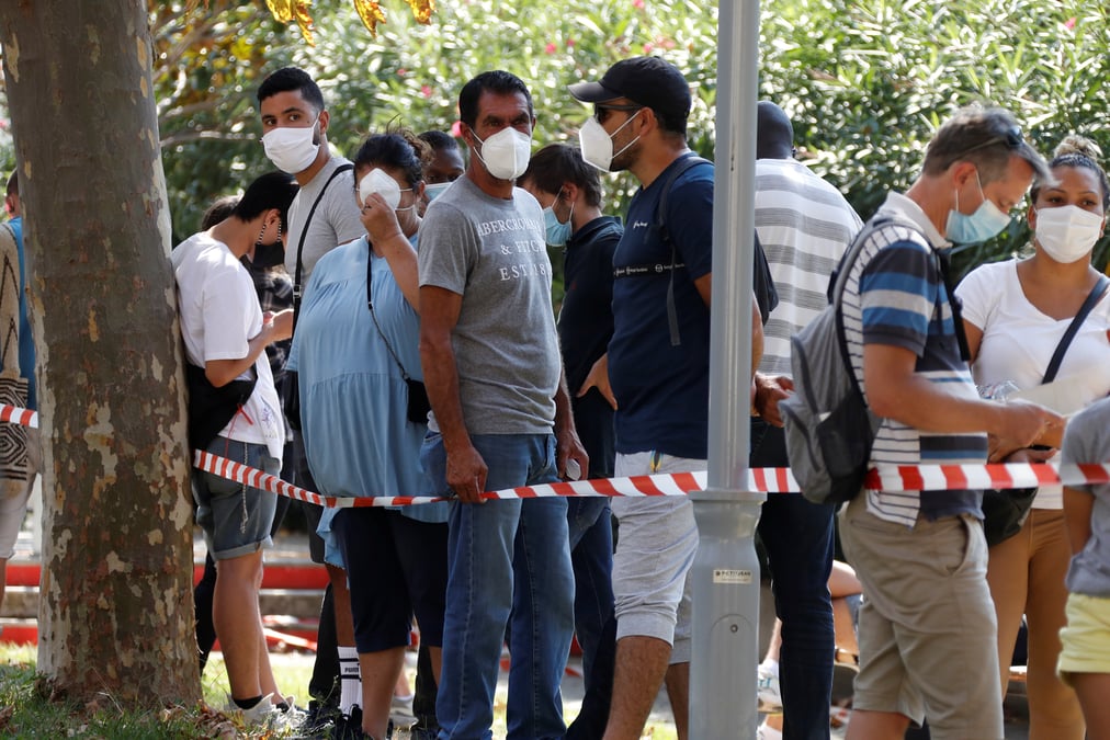 Coronavirus: 10.593 nouveaux cas en france, record quotidien