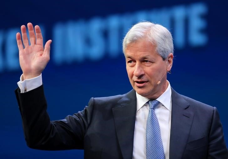 Dimon (jpmorgan) previent londres que paris courtise les banques
