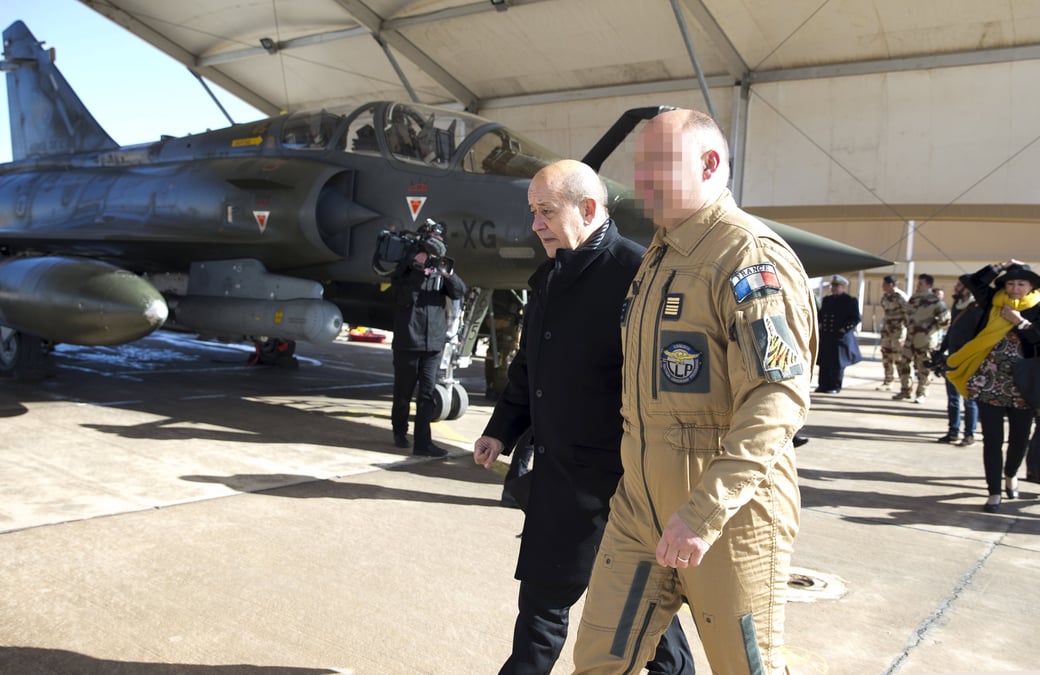 Le ministre de la defense salue le sang-froid des militaires sentinelle a valence