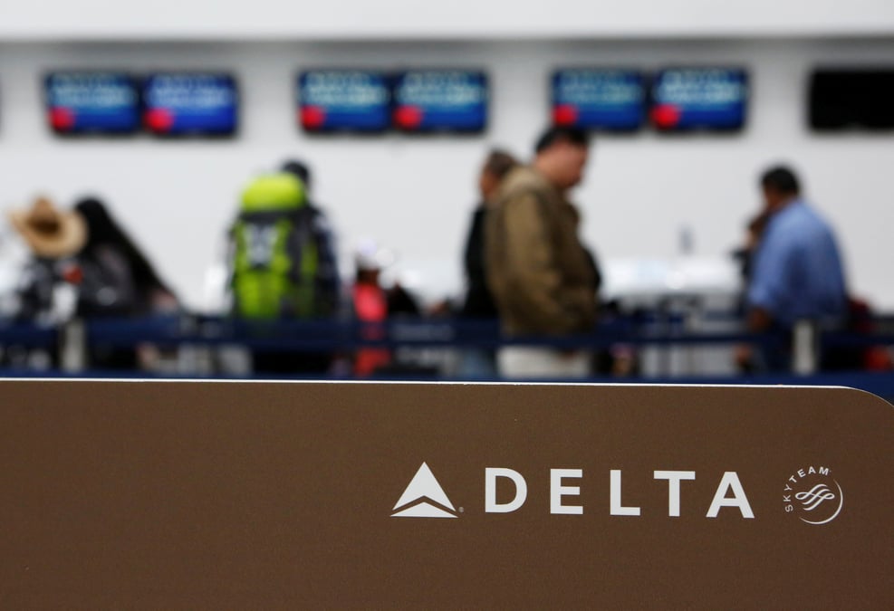 Delta air lines monte au capital d'alitalia, atlantia demande une refonte du plan de sauvetage
