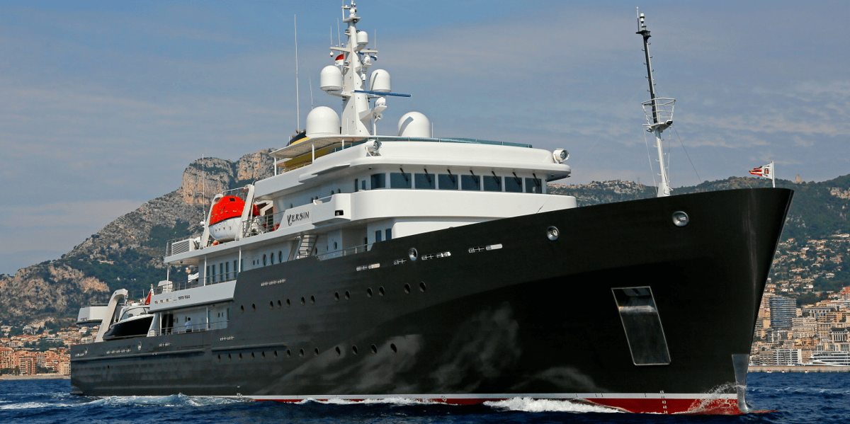 Yacht utilisé dans les explorations scientifiques, le Yersin vient d'arriver à Bordeaux pour trois mois de travaux aux Bassins à flot.