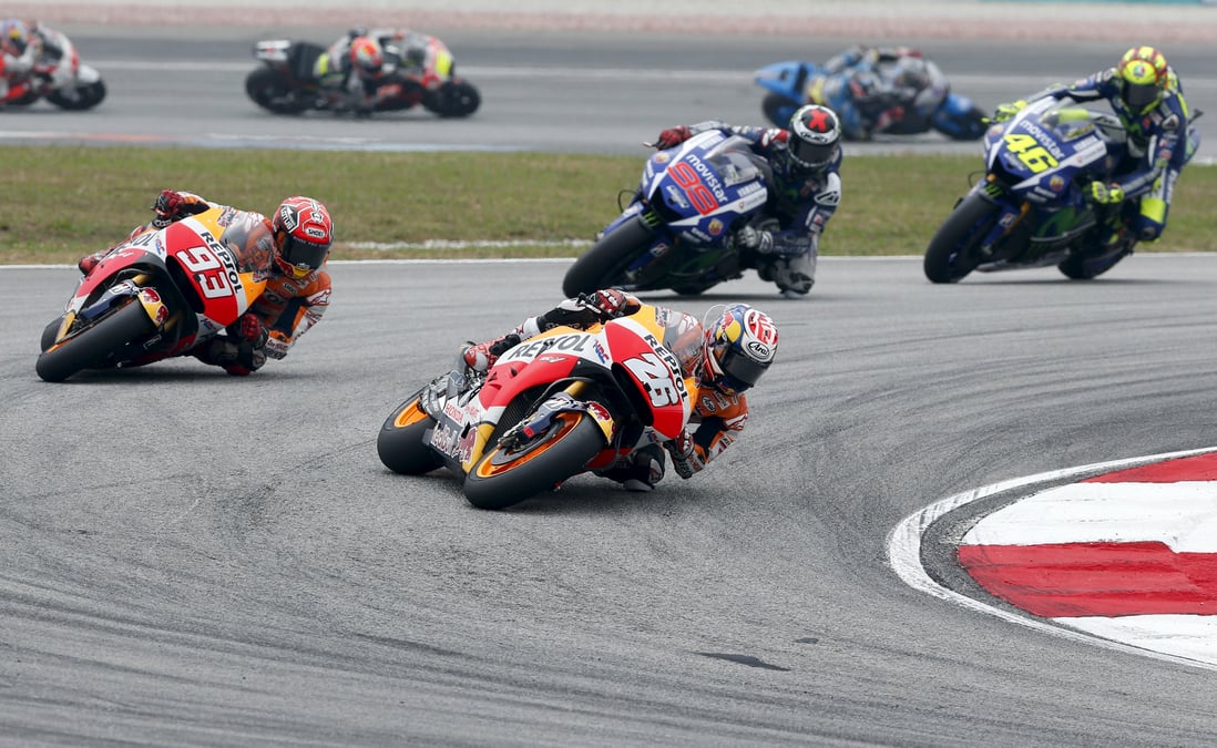 2e a sepang, lorenzo grignote un rossi penalise