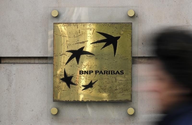 Les valeurs financieres en forte hausse a mi-seance a paris