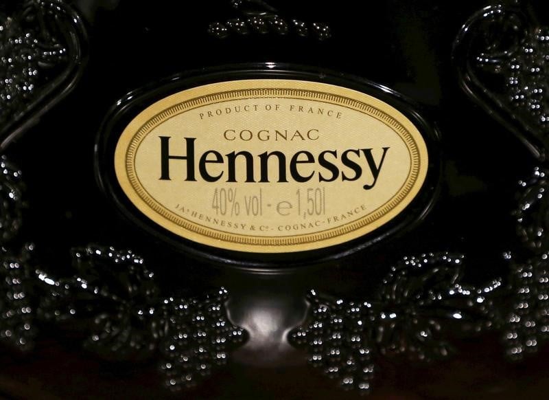 Hennessy espere combler la penurie de "vs" dans un an ou deux ans