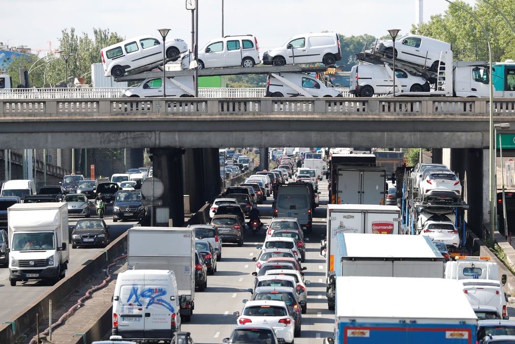 Immatriculations de voitures neuves en hausse de 2,10% en fevrier