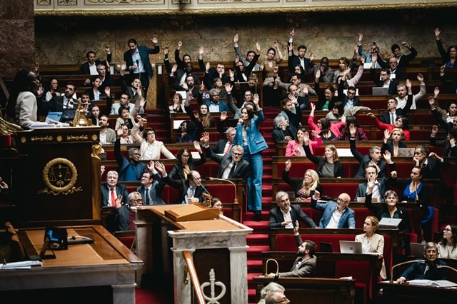 En cas de rejet de la  partie « recettes » du projet de budget pour 2025 , le gouvernement pourrra repartir au Sénat de sa propre copie.