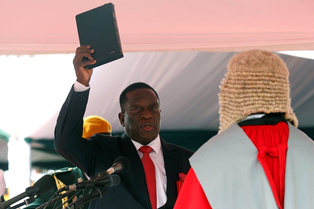 Emmerson mnangagwa devient le nouveau president du zimbabwe