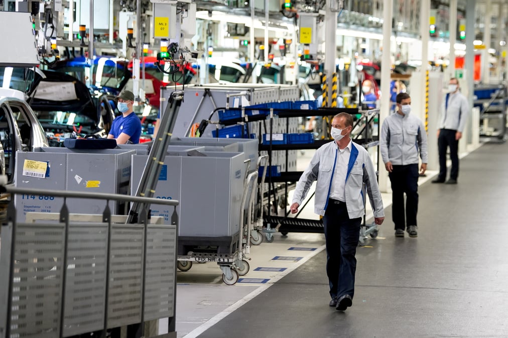 La croissance de l'activite du secteur prive continue de ralentir