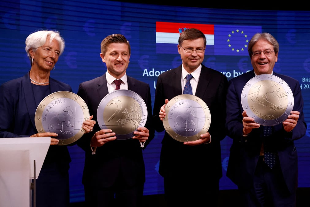 L'ue accepte officiellement la croatie comme 20e membre de la zone euro