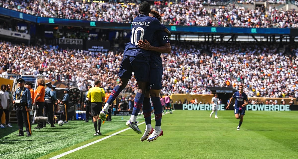 Ousmane Dembele du PSG fête son but avec Désiré Doué lors du match de la coupe du monde des clubs de la FIFA entre le Paris Saint-Germain et le Real Madrid au stade MetLife le 9 juillet 2025 à East Rutherford, New Jersey.