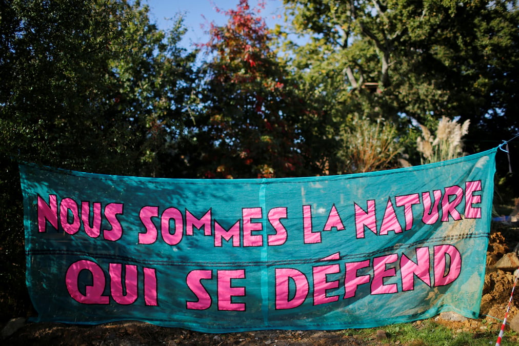 Arrestation d'opposants a l'aeroport de notre-dame-des-landes