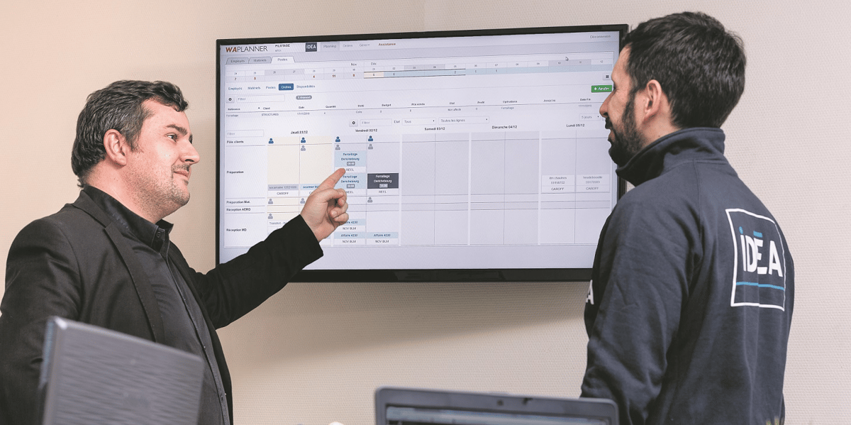 Si les deux tiers des embauches concernent le secteur des services (activités informatique, juridique, télécommunication, comptabilité, conseil, ingénierie et R&D), le tissu économique régional se distingue avec 20% des recrutements effectués dans l'industrie (contre 15% au niveau national).