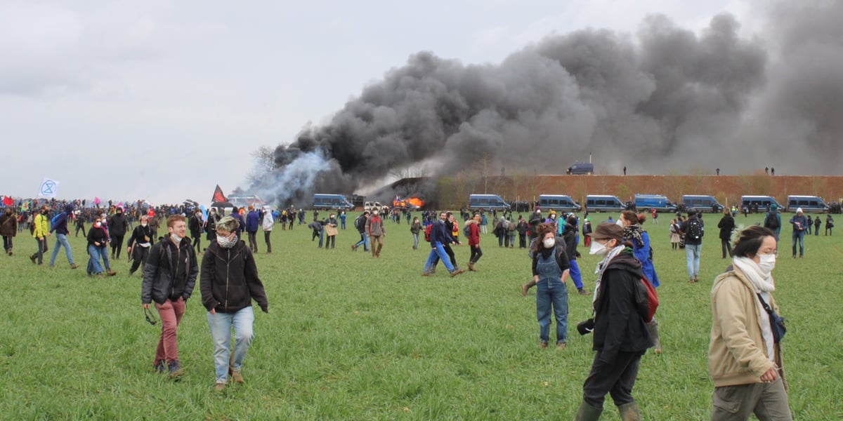 Le 25 mars 2023, la commune de Sainte-Soline a été le théâtre d'affrontements violents sur le chantier d'une réserve de la Coop de l'eau.