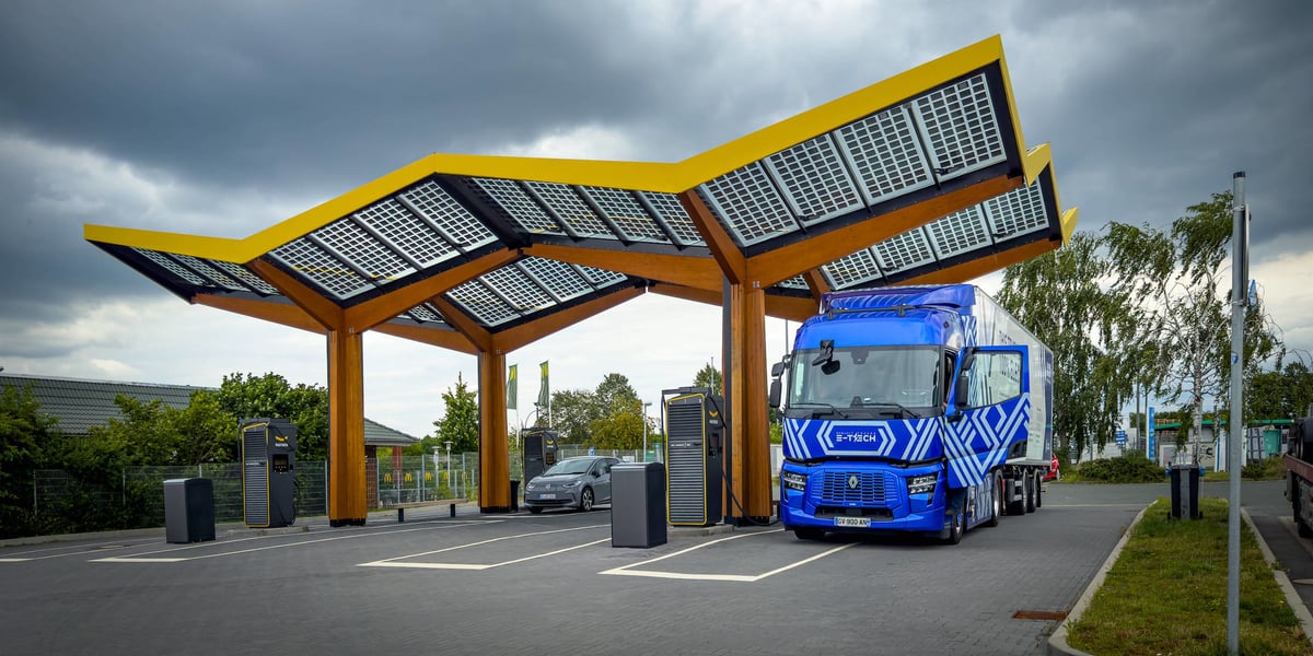 Un Renault Trucks E-Tech électrique de moyen tonnage coûte quelques 300.000 euros l’unité, contre 100.000 à 150.000 euros pour son équivalent diesel.