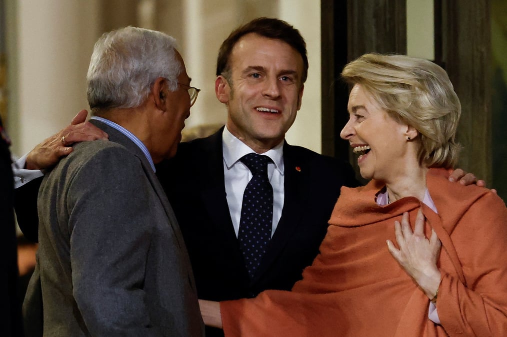 Emmanuel Macron répondait au futur chancelier allemand Friedrich Merz qui a jugé nécessaire que l'Europe se prépare « au pire scénario » d'une Otan dépourvue de la garantie de sécurité américaine, y compris nucléaire.