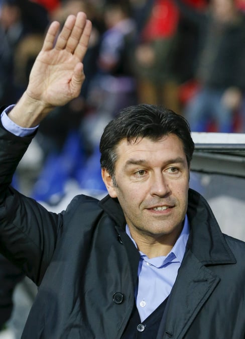 L'olympique lyonnais remplace hubert fournier par bruno genesio