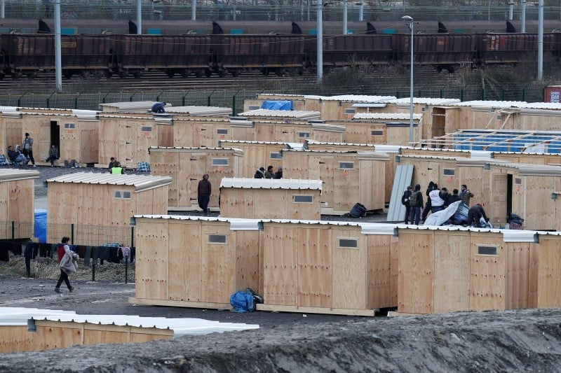 Deux migrants blesses par balle a grande-synthe