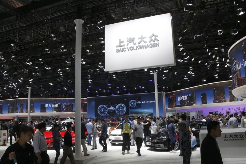 Vw et ses associes rappelleront 4,86 millions de vehicules en chine