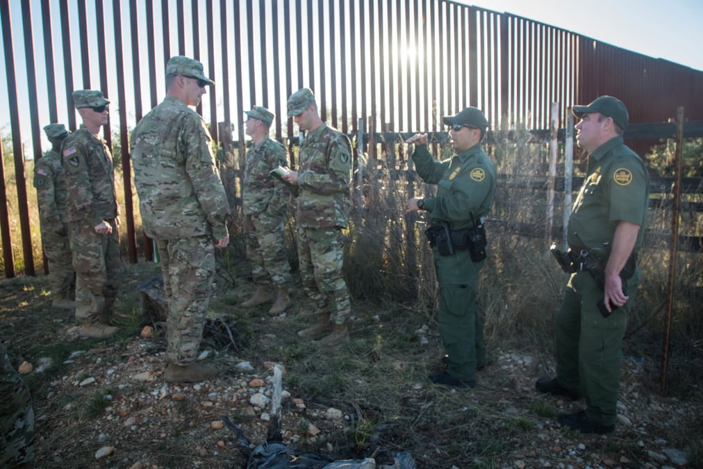 Washington veut prolonger le deploiement de soldats a la frontiere mexicaine