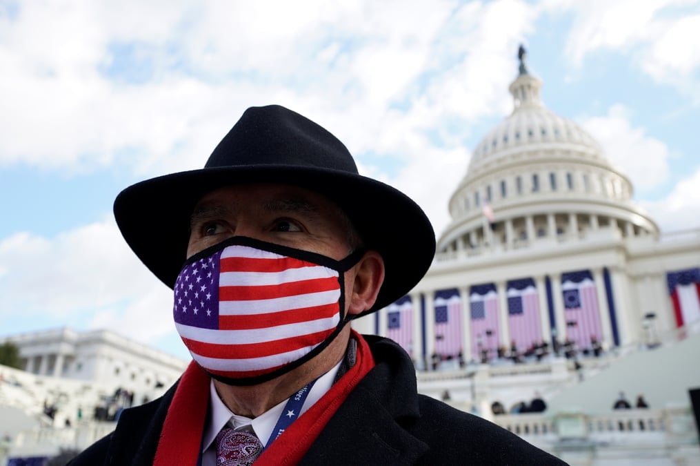 Enlever le masque ? des americains confus face aux nouvelles regles