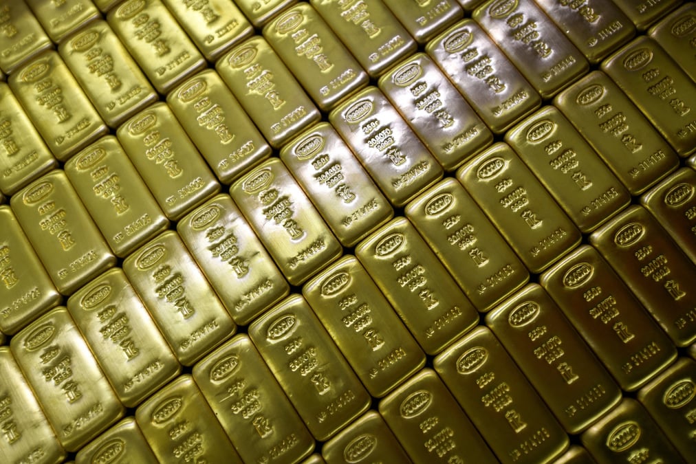 Malgré de nombreux points négatifs, l'or a tout de même atteint son record historique en décembre 2023, à 2.135,39 dollars l'once.