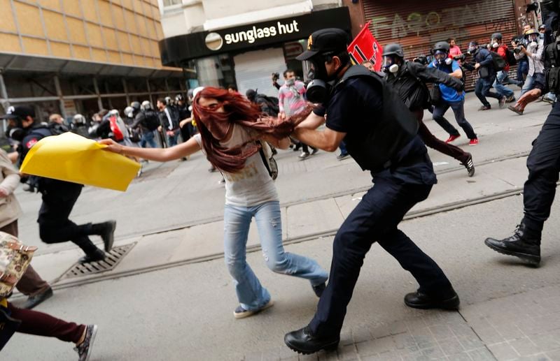 Affrontements à Istanbul un an après les manifestations