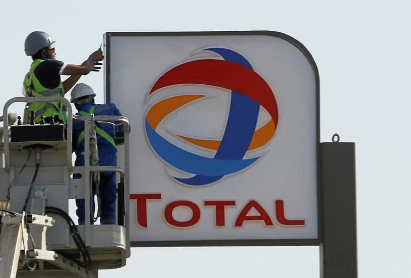 Total a suivre a la mi-seance a la bourse de paris