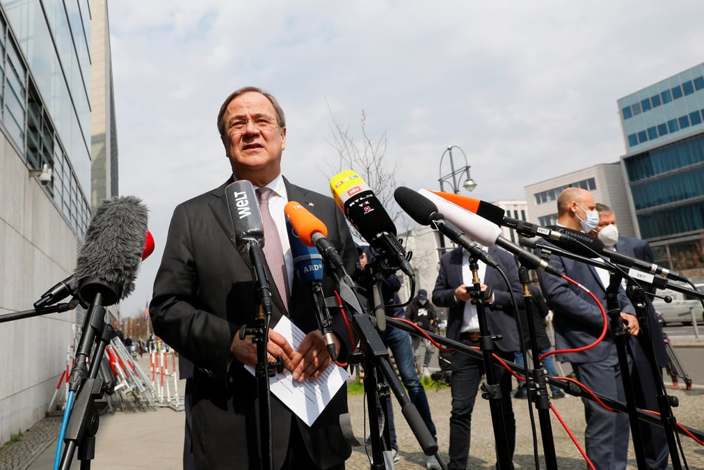 Allemagne: le chef de la cdu invite celui de la csu pour designer un candidat a la succession de merkel