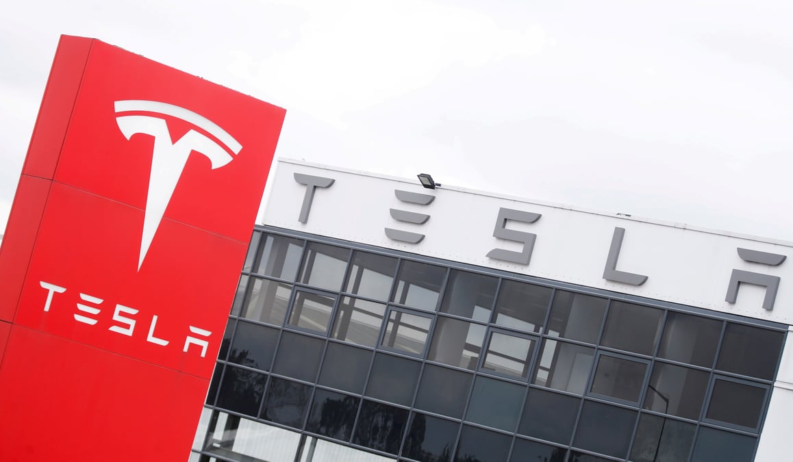 Etats-unis: elon musk propose de vendre 10% de ses parts dans tesla
