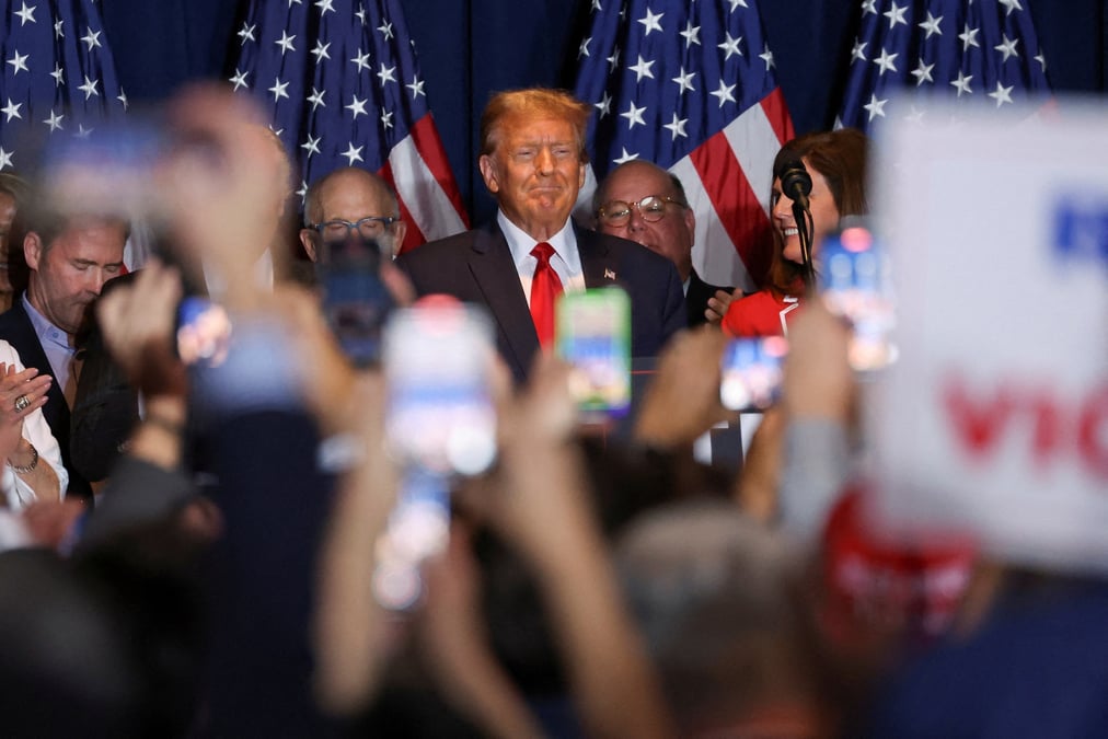 Donald trump organise la soiree des elections primaires republicaines de caroline du sud a columbia