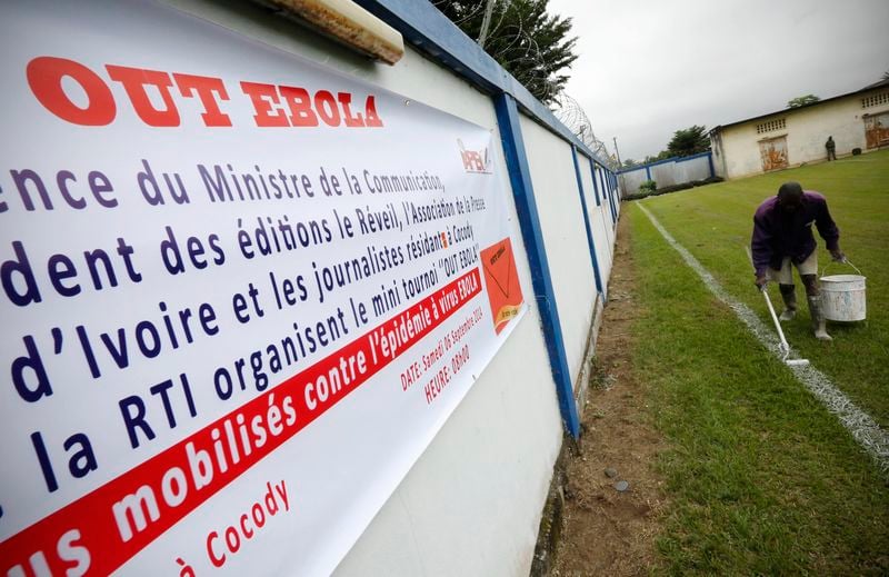 L'épidémie de fièvre Ebola a fait près de 2.300 morts, dit l'OMS