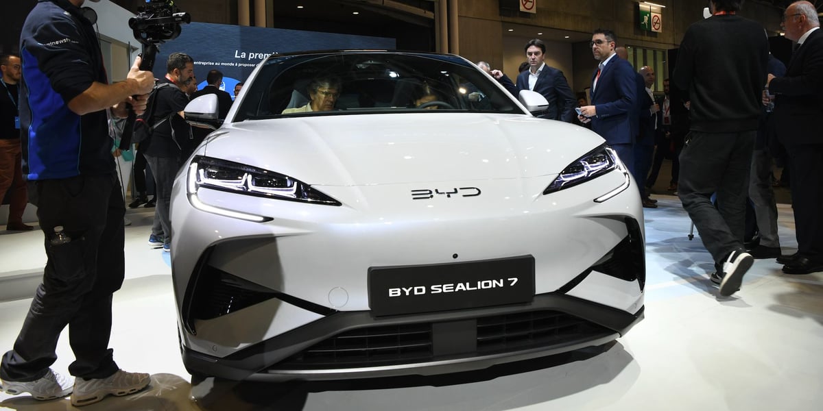 Au Mondial, BYD a présenté son Sealion 7, futur concurrent de la Tesla Model Y.